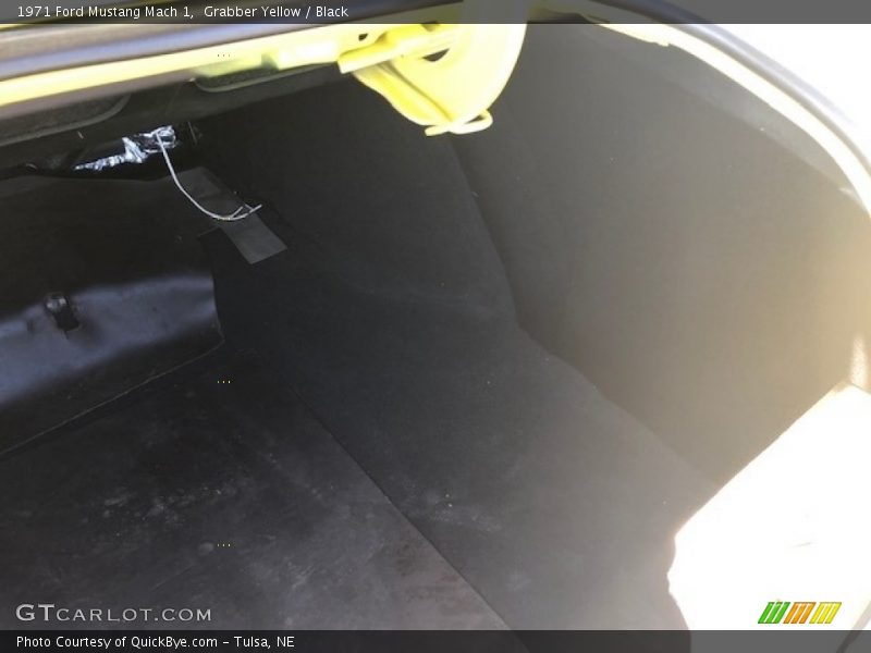 Grabber Yellow / Black 1971 Ford Mustang Mach 1