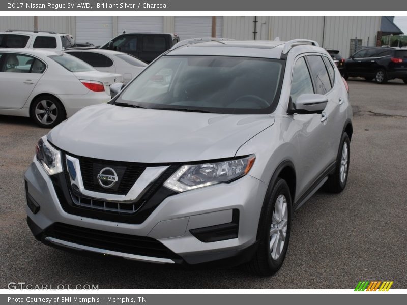Brilliant Silver / Charcoal 2017 Nissan Rogue SV AWD