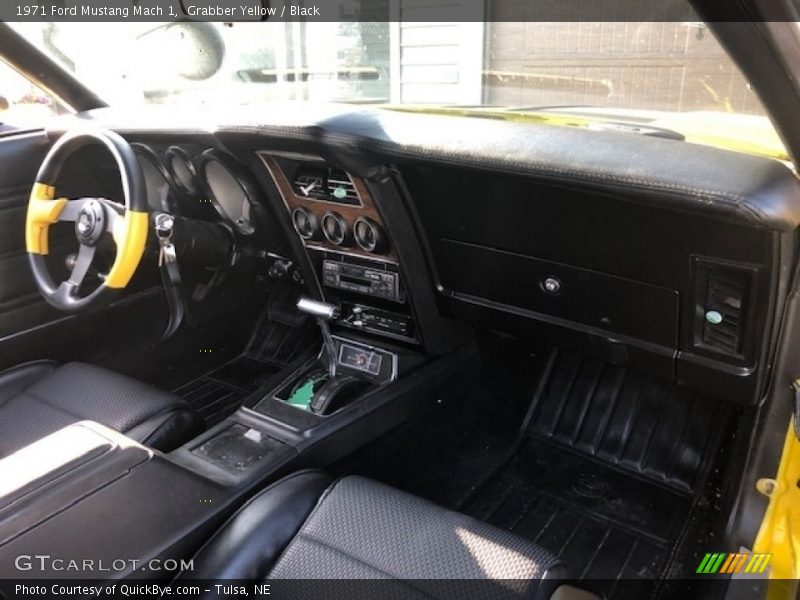 Grabber Yellow / Black 1971 Ford Mustang Mach 1
