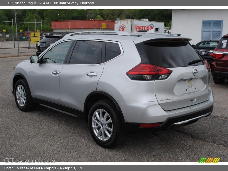 Brilliant Silver / Charcoal 2017 Nissan Rogue SV AWD