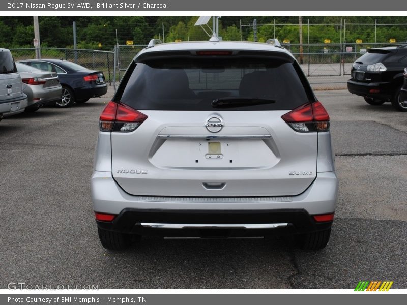 Brilliant Silver / Charcoal 2017 Nissan Rogue SV AWD
