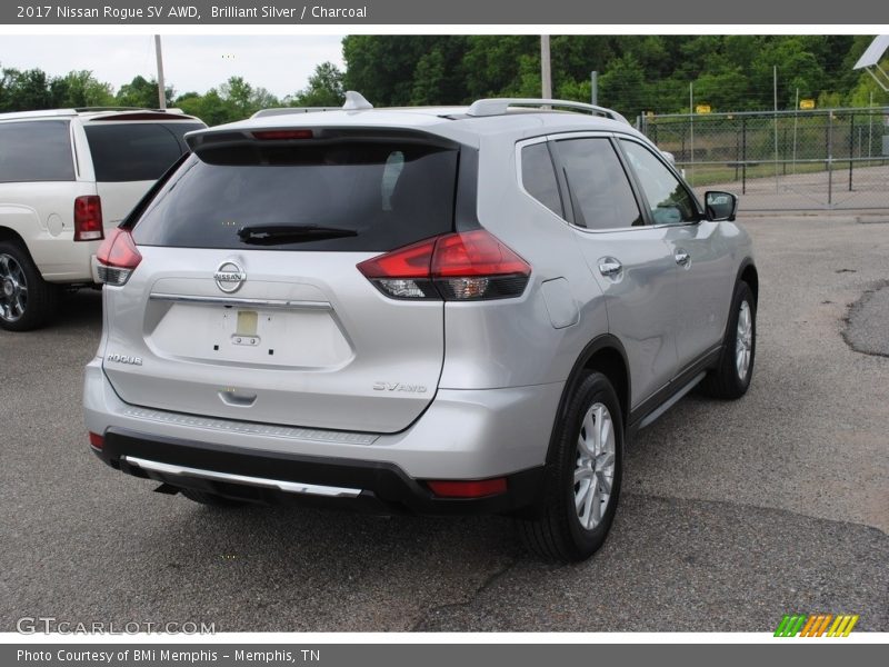 Brilliant Silver / Charcoal 2017 Nissan Rogue SV AWD