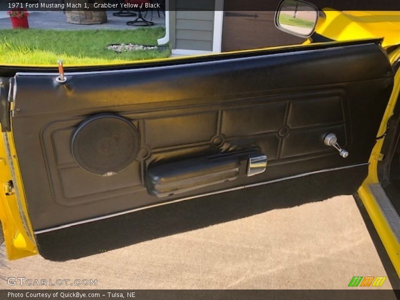 Grabber Yellow / Black 1971 Ford Mustang Mach 1
