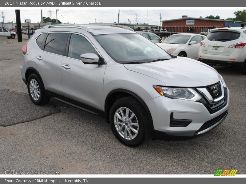 Brilliant Silver / Charcoal 2017 Nissan Rogue SV AWD