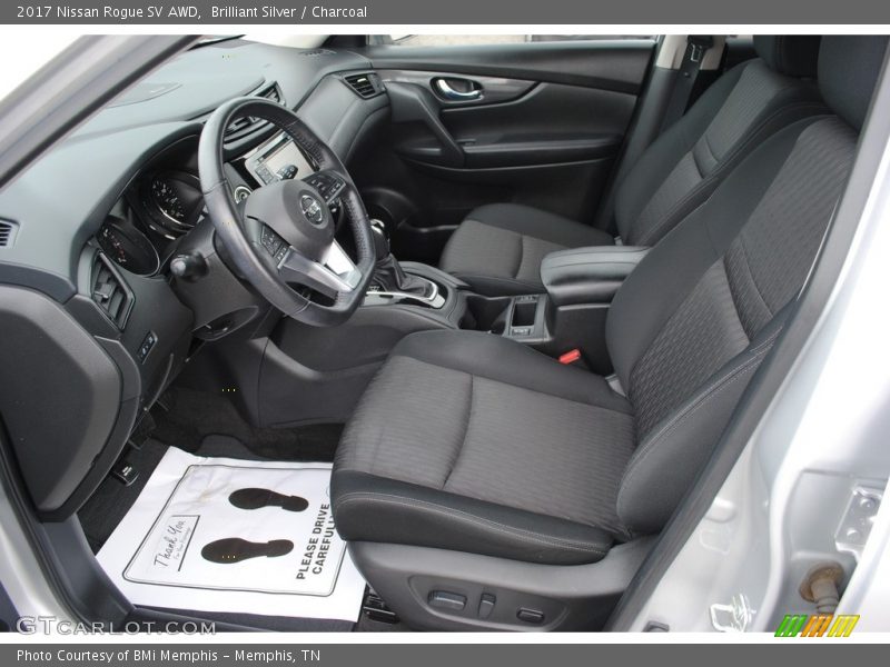 Brilliant Silver / Charcoal 2017 Nissan Rogue SV AWD