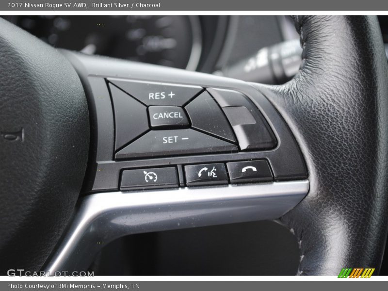 Brilliant Silver / Charcoal 2017 Nissan Rogue SV AWD