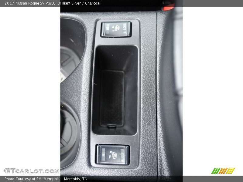 Brilliant Silver / Charcoal 2017 Nissan Rogue SV AWD