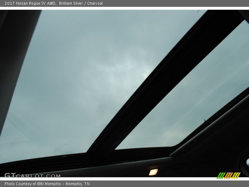 Brilliant Silver / Charcoal 2017 Nissan Rogue SV AWD