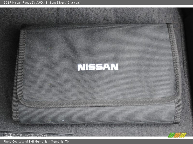 Brilliant Silver / Charcoal 2017 Nissan Rogue SV AWD