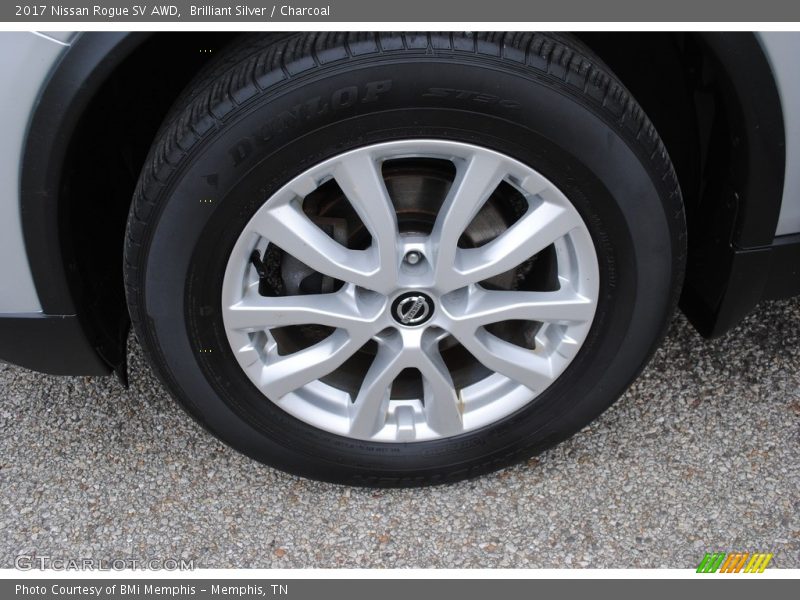 Brilliant Silver / Charcoal 2017 Nissan Rogue SV AWD