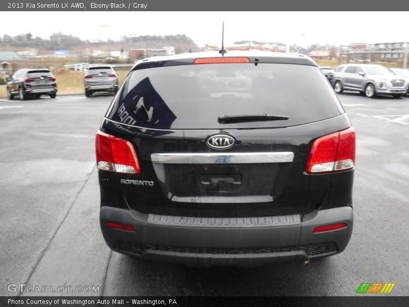 Ebony Black / Gray 2013 Kia Sorento LX AWD