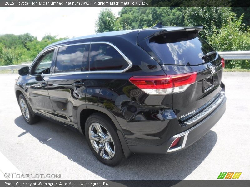 Midnight Black Metallic / Black 2019 Toyota Highlander Limited Platinum AWD