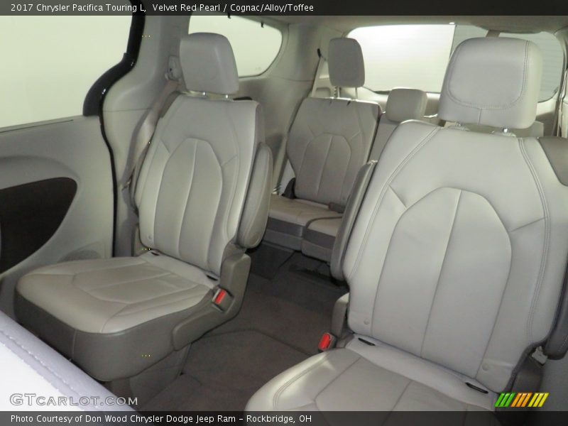 Velvet Red Pearl / Cognac/Alloy/Toffee 2017 Chrysler Pacifica Touring L