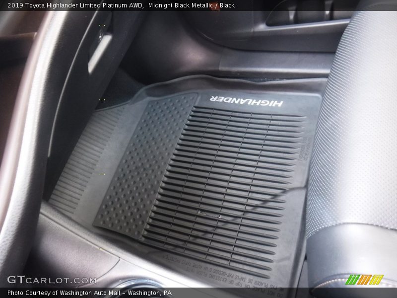 Midnight Black Metallic / Black 2019 Toyota Highlander Limited Platinum AWD