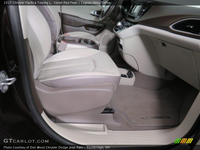Velvet Red Pearl / Cognac/Alloy/Toffee 2017 Chrysler Pacifica Touring L