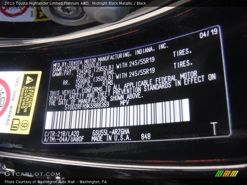 Midnight Black Metallic / Black 2019 Toyota Highlander Limited Platinum AWD