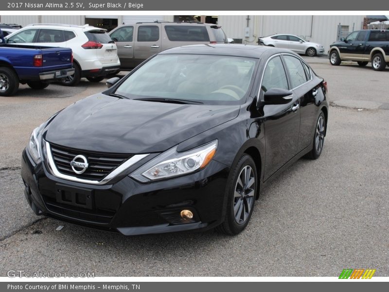 Super Black / Beige 2017 Nissan Altima 2.5 SV