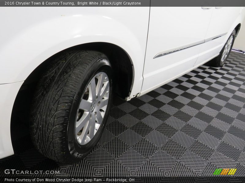 Bright White / Black/Light Graystone 2016 Chrysler Town & Country Touring