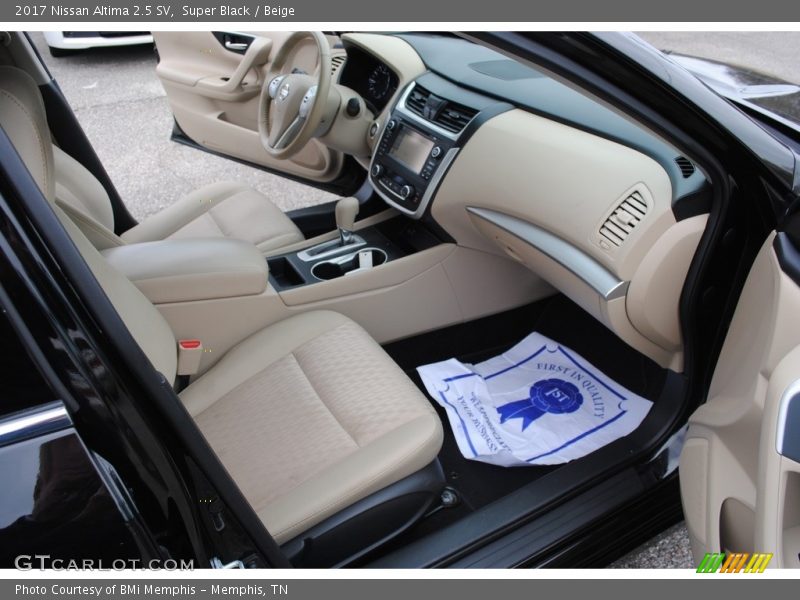 Super Black / Beige 2017 Nissan Altima 2.5 SV