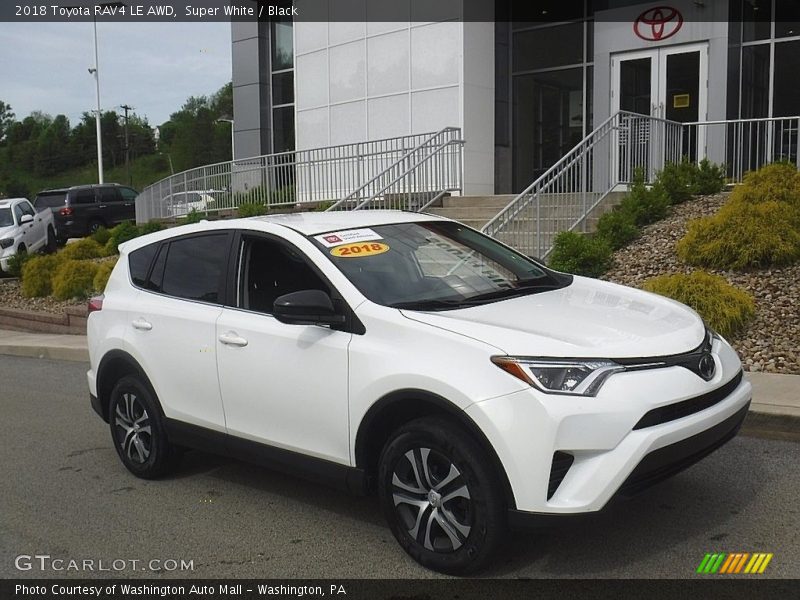 Super White / Black 2018 Toyota RAV4 LE AWD