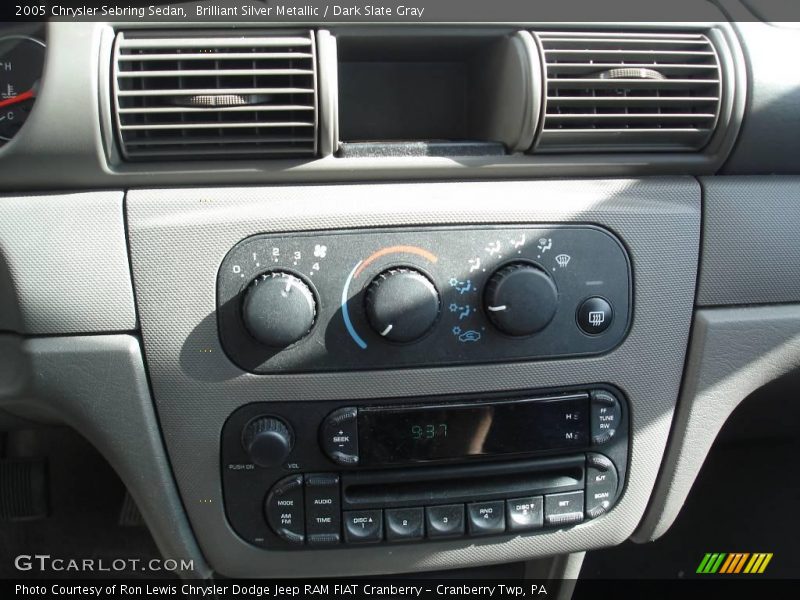 Brilliant Silver Metallic / Dark Slate Gray 2005 Chrysler Sebring Sedan