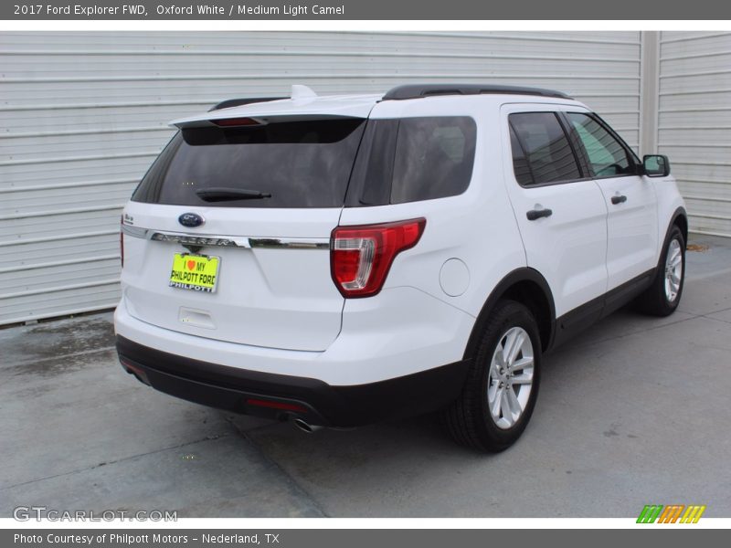 Oxford White / Medium Light Camel 2017 Ford Explorer FWD