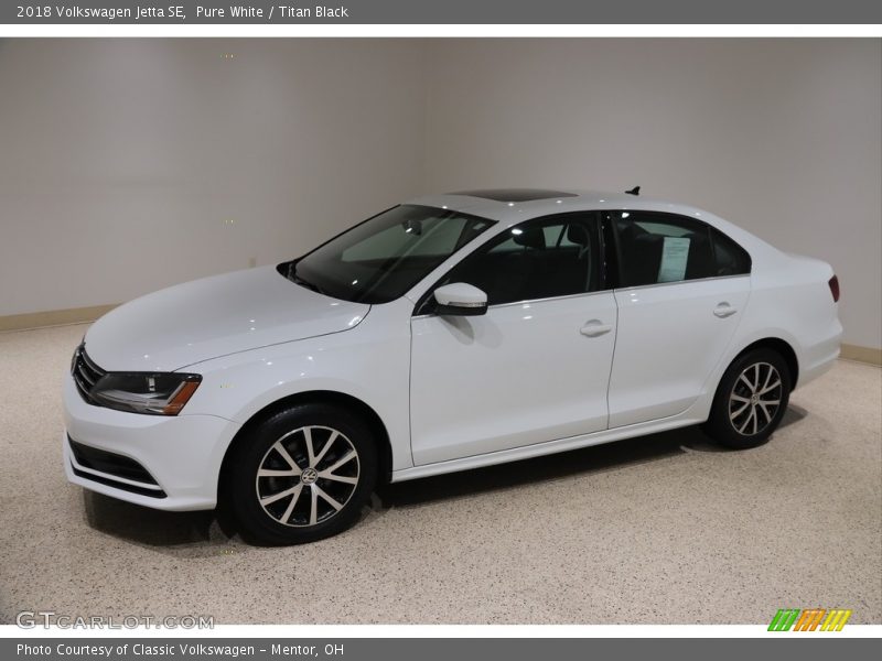 Pure White / Titan Black 2018 Volkswagen Jetta SE