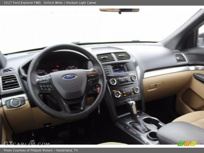 Oxford White / Medium Light Camel 2017 Ford Explorer FWD