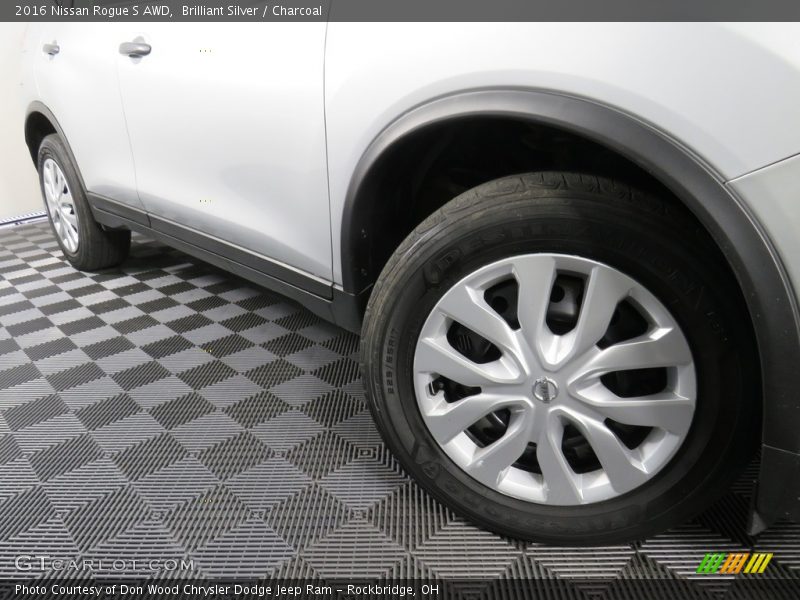 Brilliant Silver / Charcoal 2016 Nissan Rogue S AWD