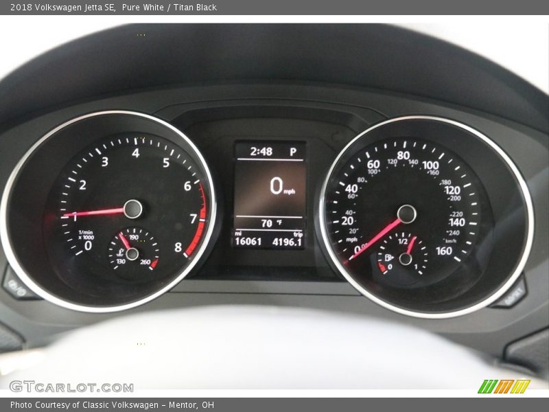 Pure White / Titan Black 2018 Volkswagen Jetta SE
