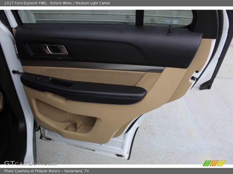 Oxford White / Medium Light Camel 2017 Ford Explorer FWD