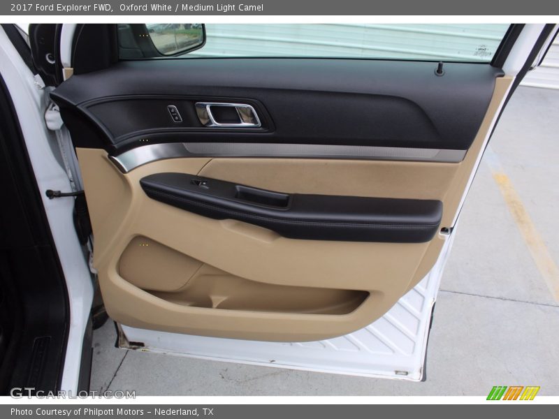 Oxford White / Medium Light Camel 2017 Ford Explorer FWD