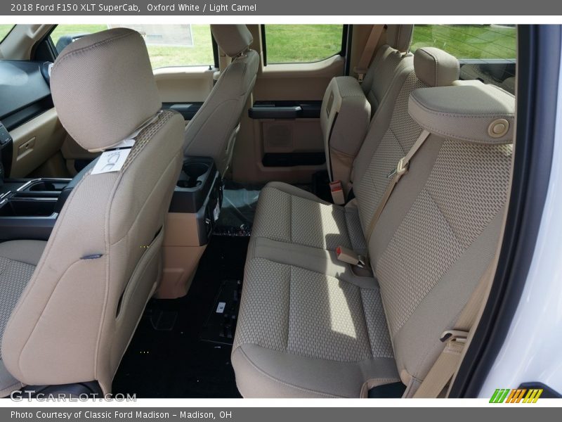 Oxford White / Light Camel 2018 Ford F150 XLT SuperCab
