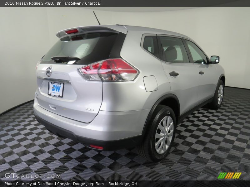 Brilliant Silver / Charcoal 2016 Nissan Rogue S AWD
