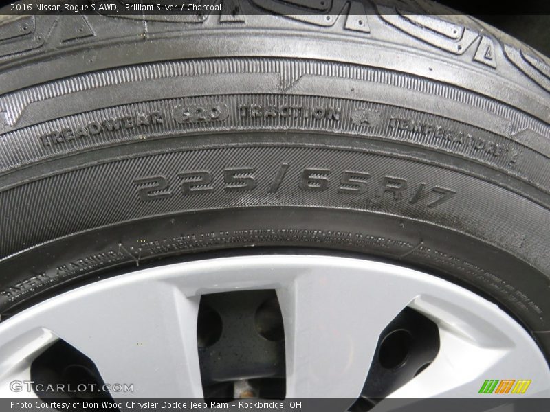 Brilliant Silver / Charcoal 2016 Nissan Rogue S AWD
