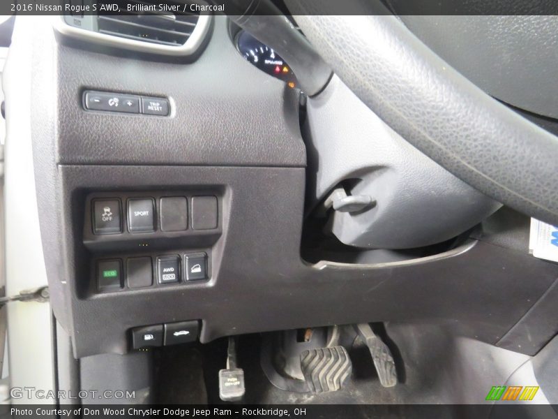 Brilliant Silver / Charcoal 2016 Nissan Rogue S AWD