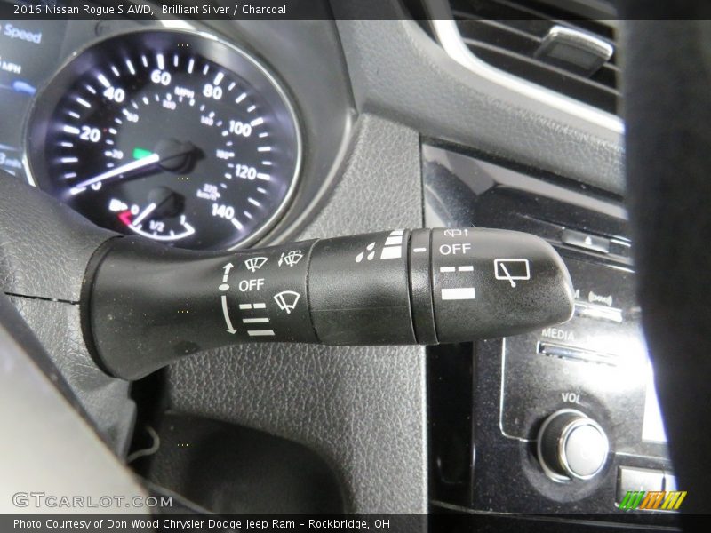 Brilliant Silver / Charcoal 2016 Nissan Rogue S AWD