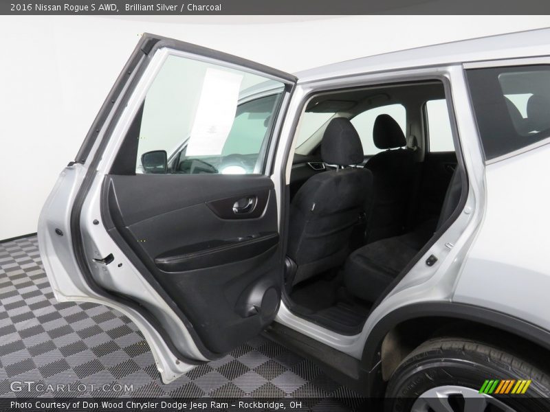 Brilliant Silver / Charcoal 2016 Nissan Rogue S AWD