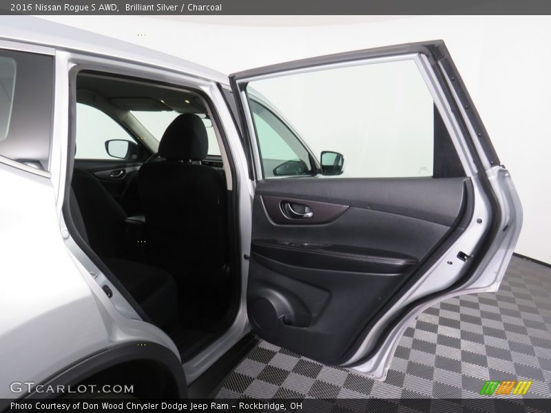 Brilliant Silver / Charcoal 2016 Nissan Rogue S AWD