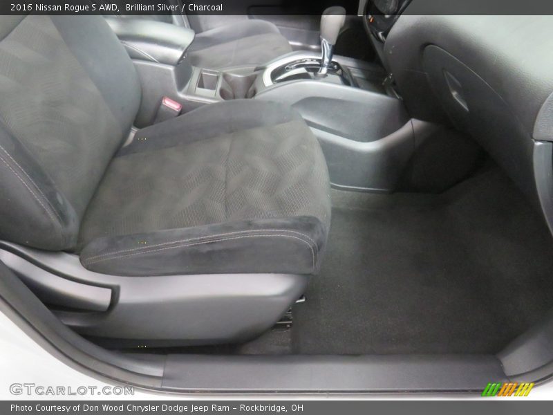 Brilliant Silver / Charcoal 2016 Nissan Rogue S AWD