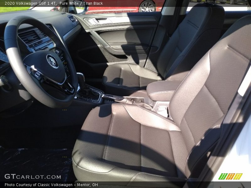 Front Seat of 2020 Golf 1.4T