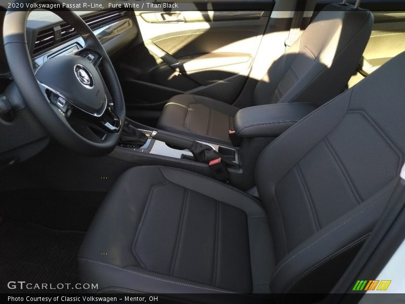 Pure White / Titan Black 2020 Volkswagen Passat R-Line