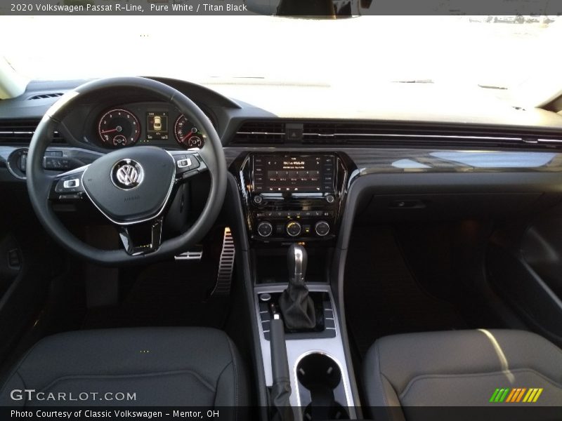 Pure White / Titan Black 2020 Volkswagen Passat R-Line