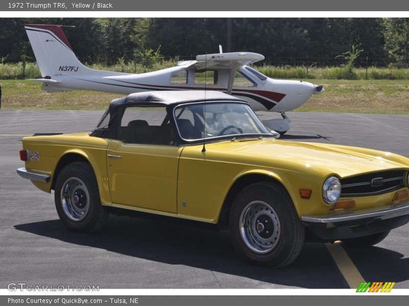 Yellow / Black 1972 Triumph TR6