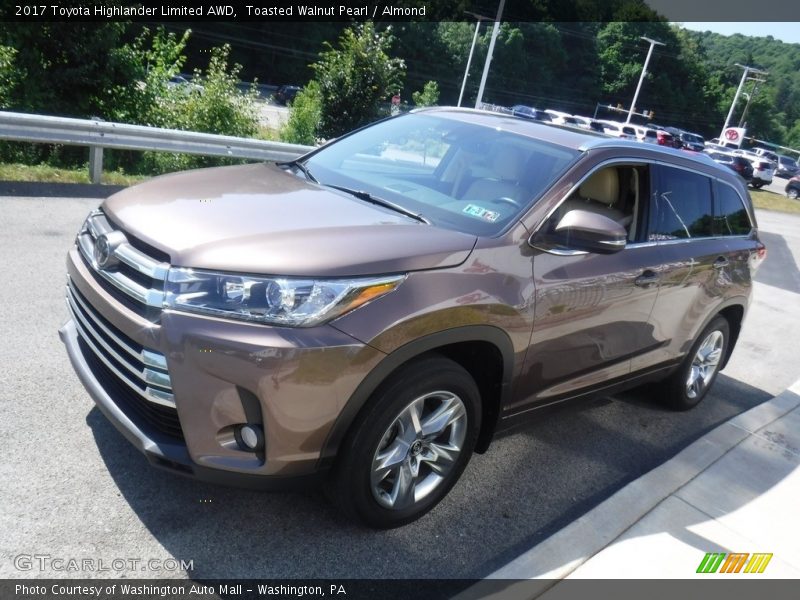 Toasted Walnut Pearl / Almond 2017 Toyota Highlander Limited AWD