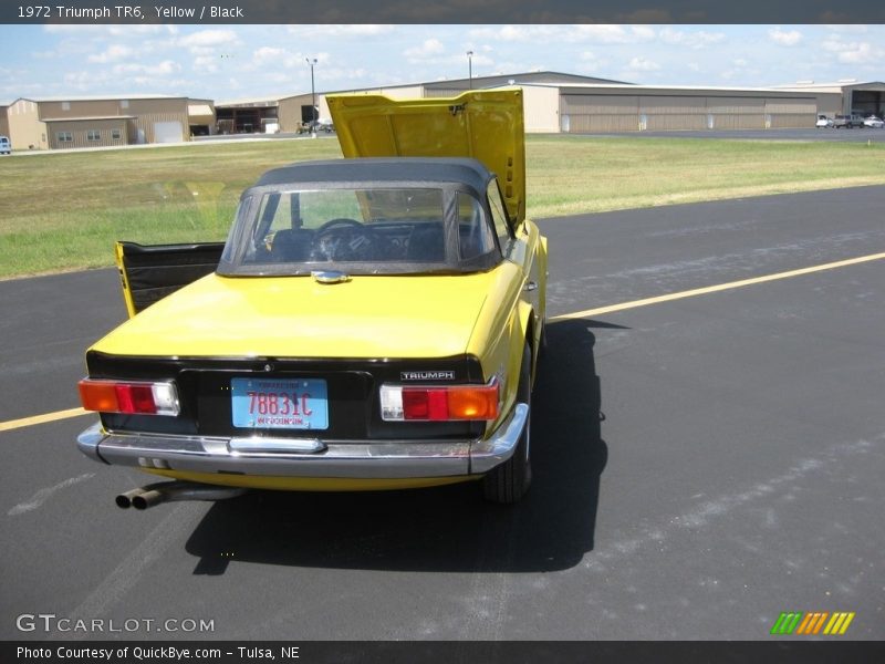 Yellow / Black 1972 Triumph TR6