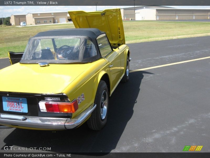 Yellow / Black 1972 Triumph TR6