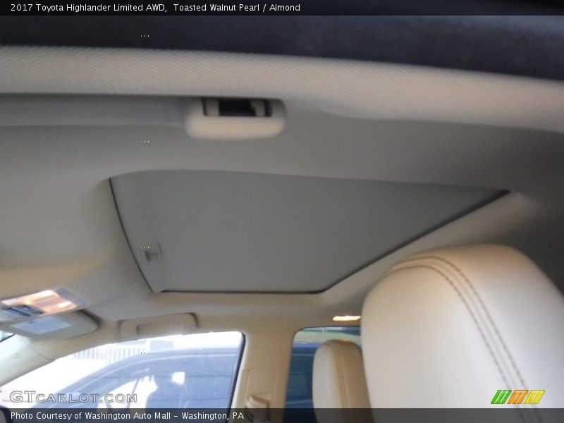 Toasted Walnut Pearl / Almond 2017 Toyota Highlander Limited AWD