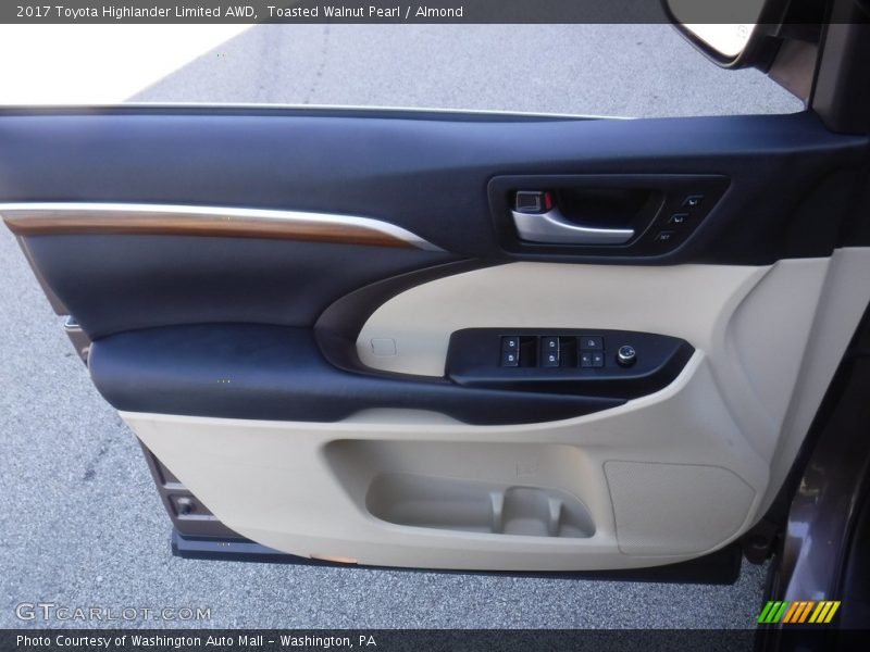 Toasted Walnut Pearl / Almond 2017 Toyota Highlander Limited AWD