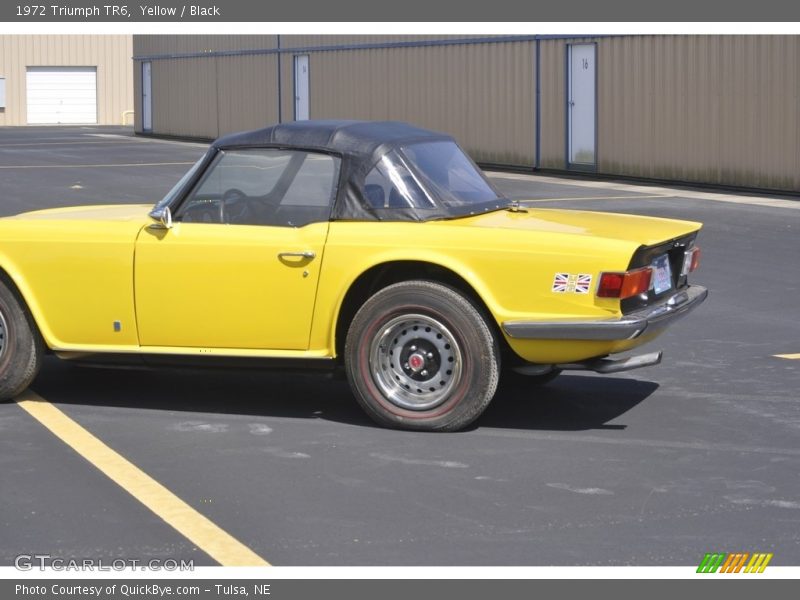 Yellow / Black 1972 Triumph TR6